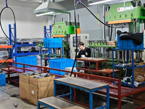 Penghe Electric Power Technology: יצרן מקצועי של אביזרי כבלים וציוד חשמל באיכות גבוהה