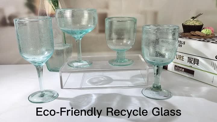 Verre de vin en gobelet recyclé bouillonné vert