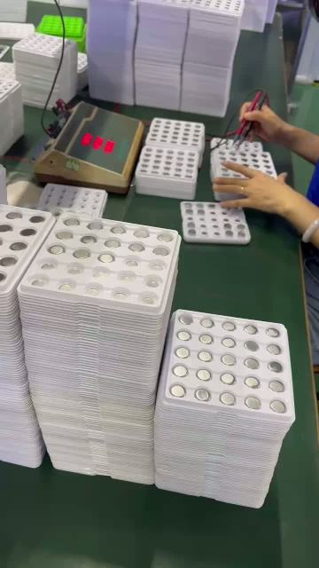 Button battery 3