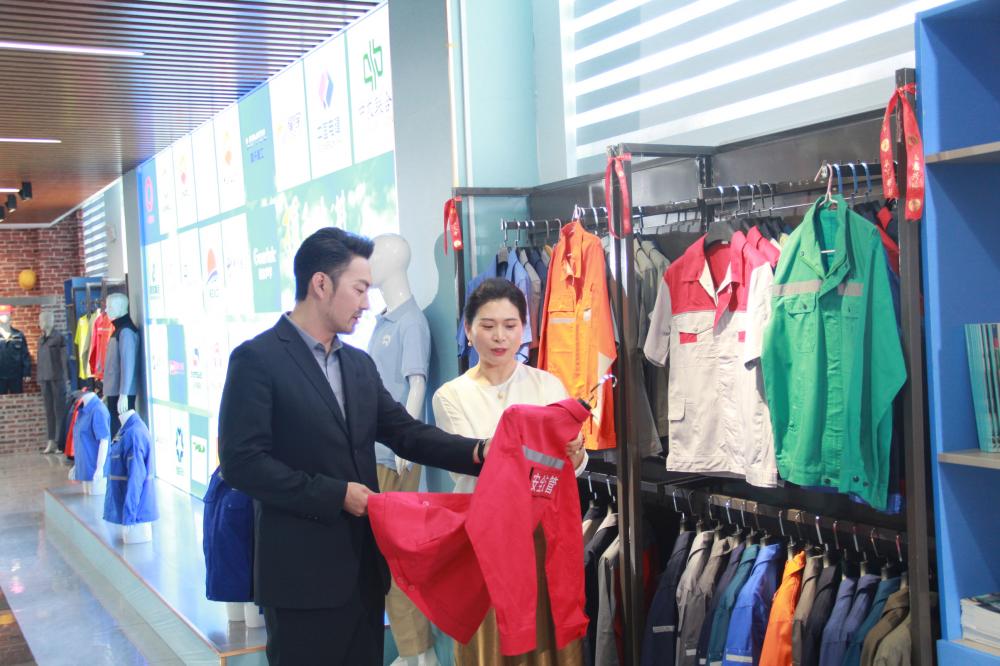 2d6194217761152f475f1afa6cfc759