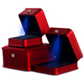 Hanhong Großhandel Custom Luxury Crown Schmuck Verpackungsbox LED -Armband Halskette Ringkiste Rot Schmuck Schachtel mit LED Light1
