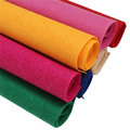 Jarum menumbuk serat kain poliester 100% yang tidak diwarnai merasakan multicolor fet1