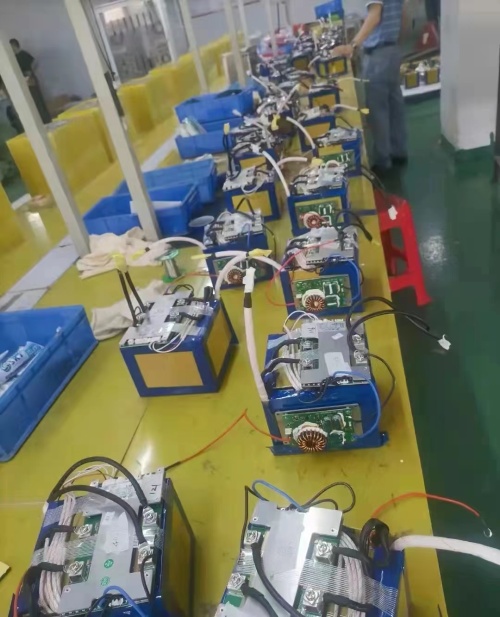 Codsiga xaashida epoxy iyo xaashida fr4 ee baakadaha baytariyada cusub ee tamarta lithium (2)