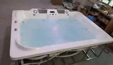 Hot Outdoor Spa with Shoulder Massage Jets1