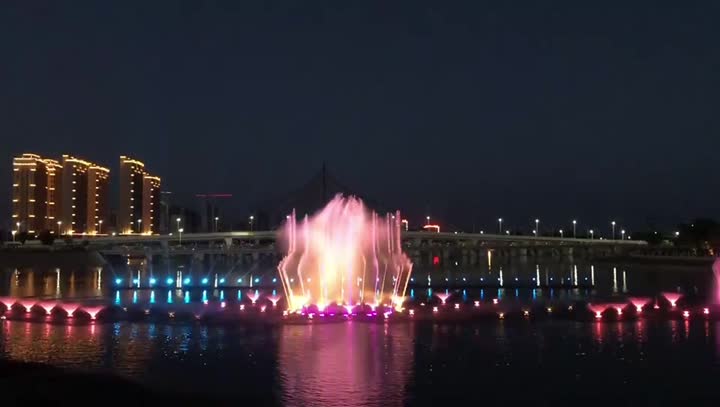 Show de la fuente de la música del lago