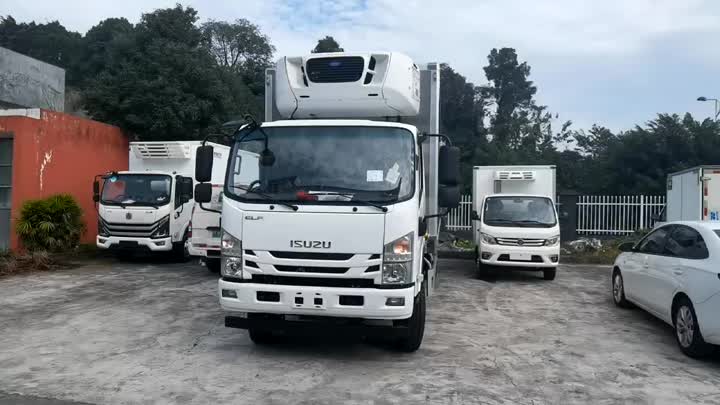 ISUZU 700P प्रशीतित ट्रक