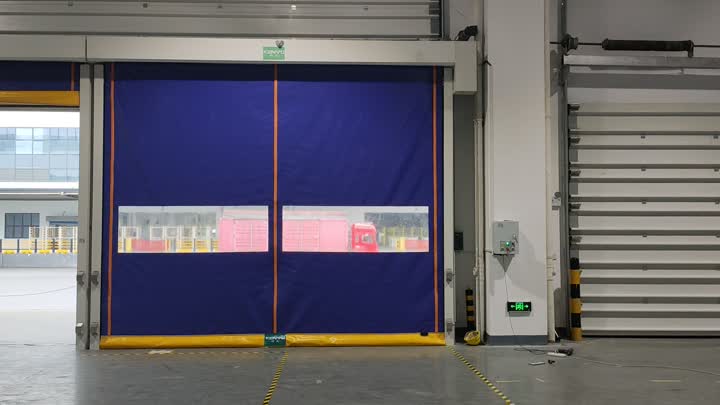 Self repairing zipper airtight rapid roller door