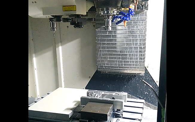 Machining Aluminum Parts  (end)