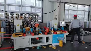 Automatic film laminating machine for aluminum profiles