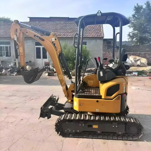La miniexcavadora XE15U ofrece un rendimiento flexible y abre más posibilidades de construcción para lugares de trabajo reducidos.