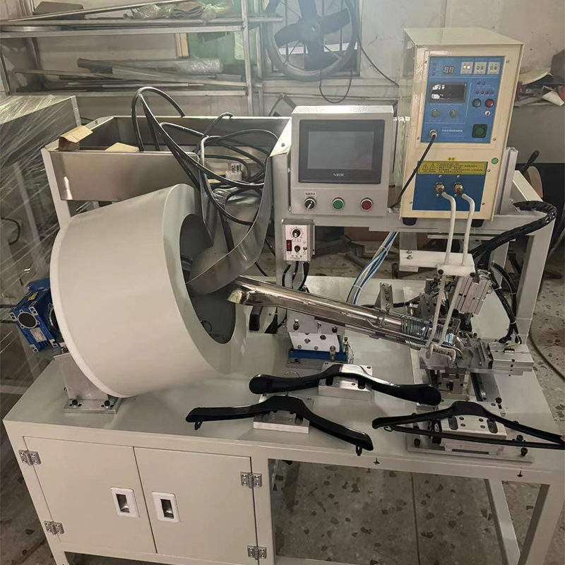 Pequeña máquina de gancho para colgar de plástico