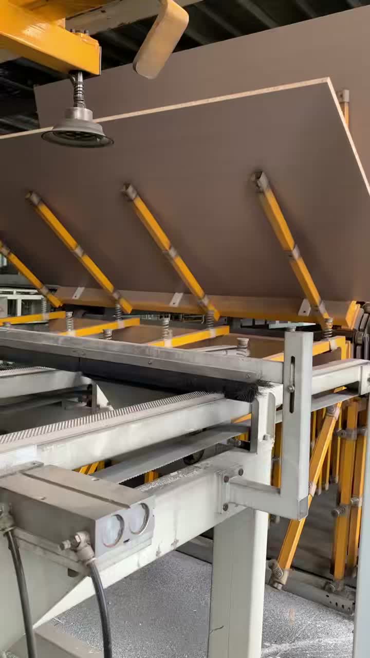 MELAMINE PARTICLE BOARD-YELLOW WOOD