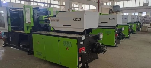 Zhaohong plastic tile leveler has received 5 new injection molding machines