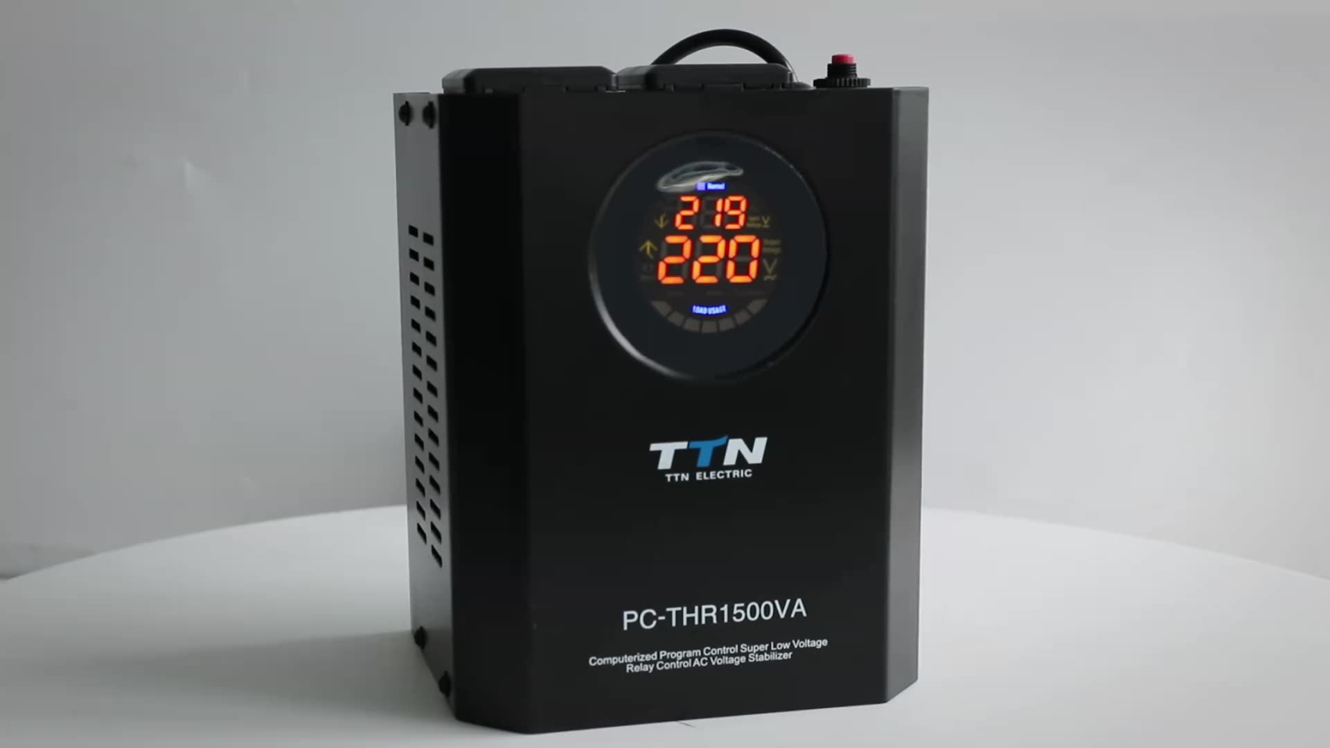 Ttn estabilizador de Voltaje 220 A 2000 WATS Stabilizuesi i tensionit 220V Rregullatori AVR për Pajisjet1