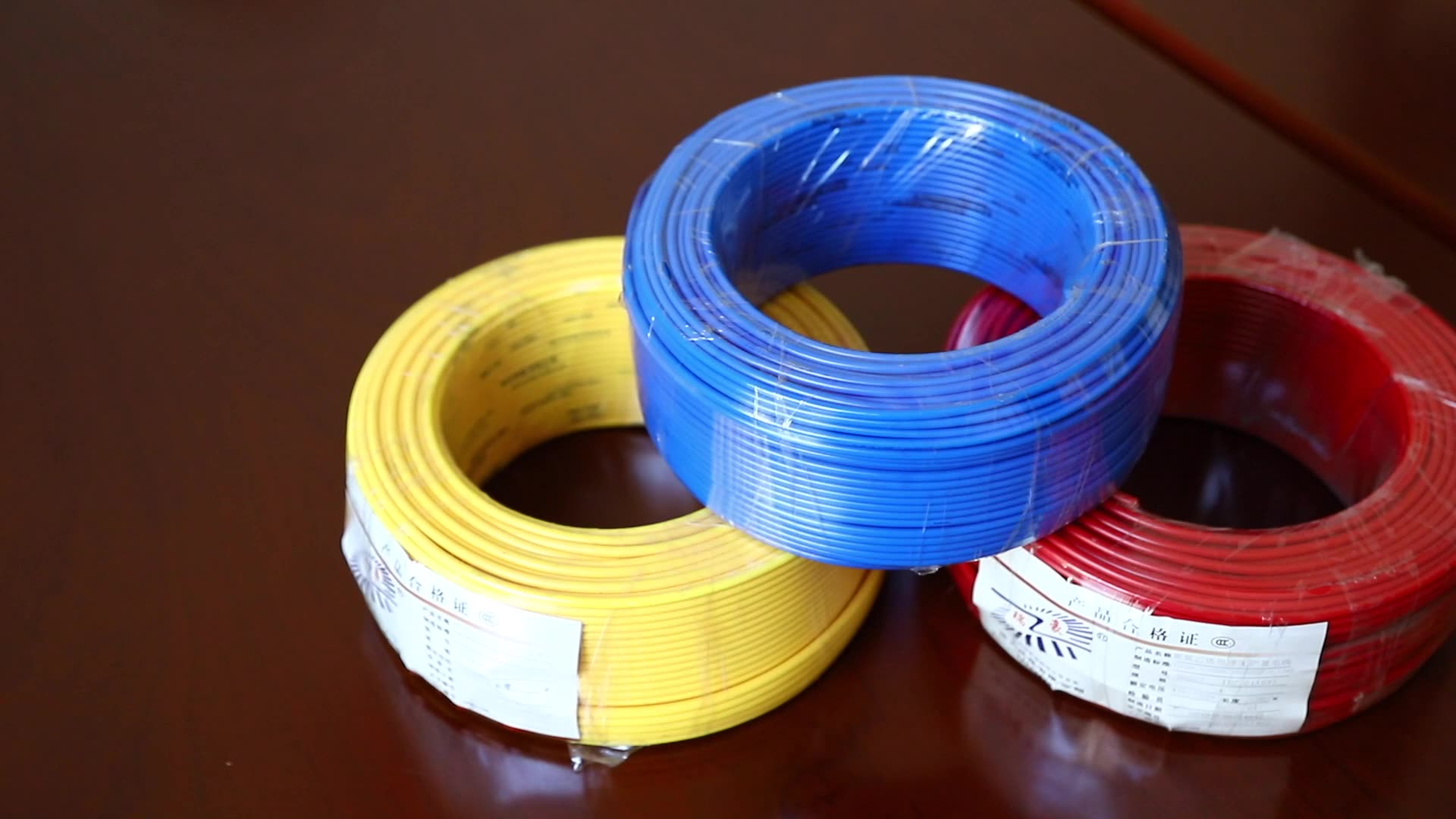 Großhandel herstellen Einzel- oder Multi -Core -Kupferleiter 1,5 mm 2,5 mm 4mm PVC -Jacke Elektrische Kabel1