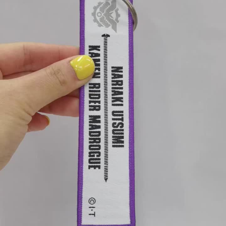 Rantai Kunci Tenun dengan Reka Bentuk Unik