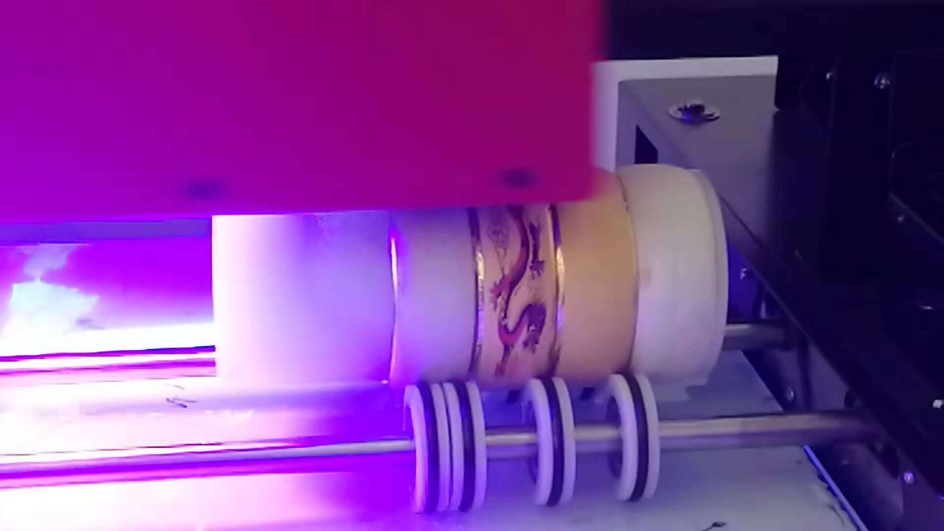 golden and silver jewelry printing video