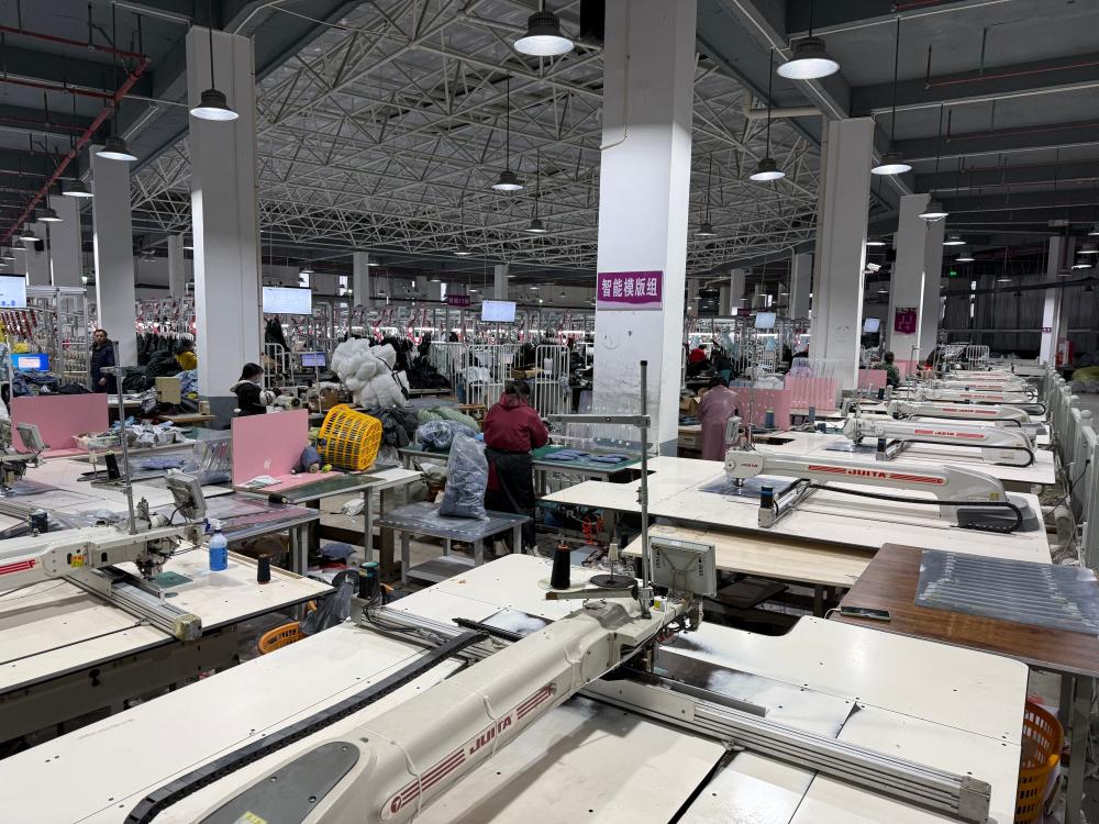 Factory Interior Working Scene (12)