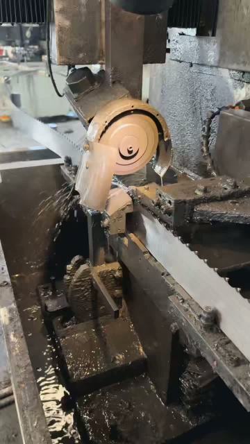 Metal saw blade video