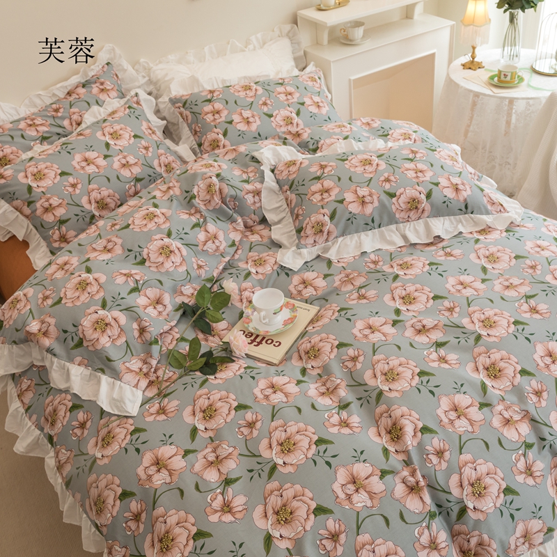 Retro style lace bedding set 