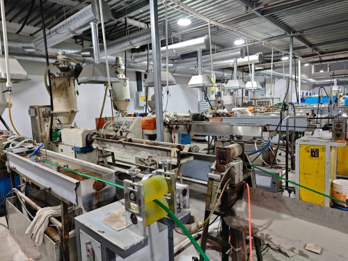 Zhejiang Jiangxin Electric: העצמת פרויקטי חשמל גלובליים עם אביזרי כבלים פרימיום