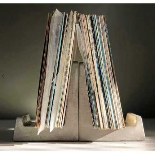 Australisches Custom-Projekt | UHPC-Wandgitarrenaufhänger und Vinylständer erfolgreich abgeschlossen