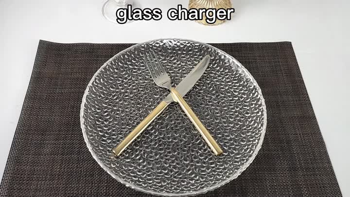 Assiette de chargeur en verre à bord argenté pour le mariage