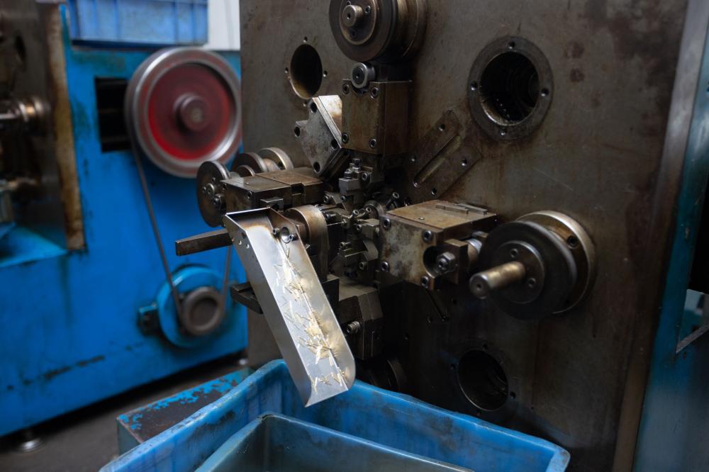 Needle automatic workshop1