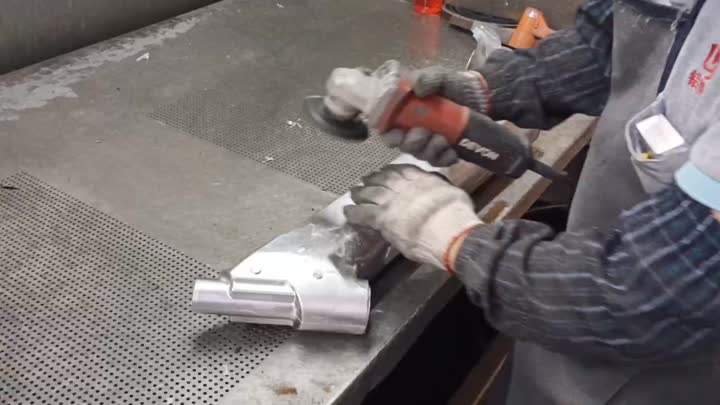 Removal of burrs and flashes - fine grinding (removal of ejector pin marks, mold lines, burrs, etc.)