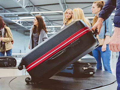 الأمتعة وتسجيل الوصول في المطار: إجراءات جديدة تعالج الأضرار والتأخير ومخاوف المسافرين