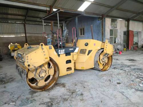 Vibrador de roda dupla de alto desempenho e 130 HP aumenta a eficiência e a velocidade em projetos de construção