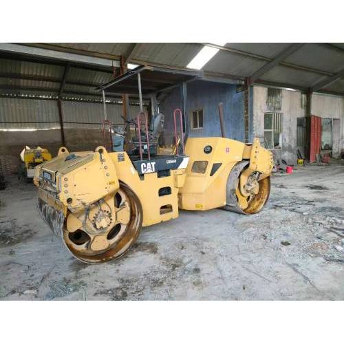 Vibrador de roda dupla de alto desempenho e 130 HP aumenta a eficiência e a velocidade em projetos de construção