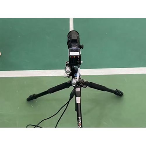 Congelando os detalhes do movimento em frações de segundo! A câmera de alta velocidade do HEVOX completa testes do mundo real em um ambiente de tênis.