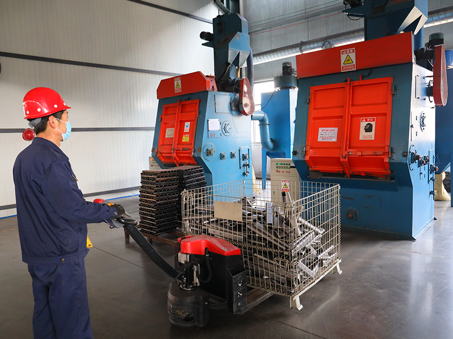 track-type shot blasting machine