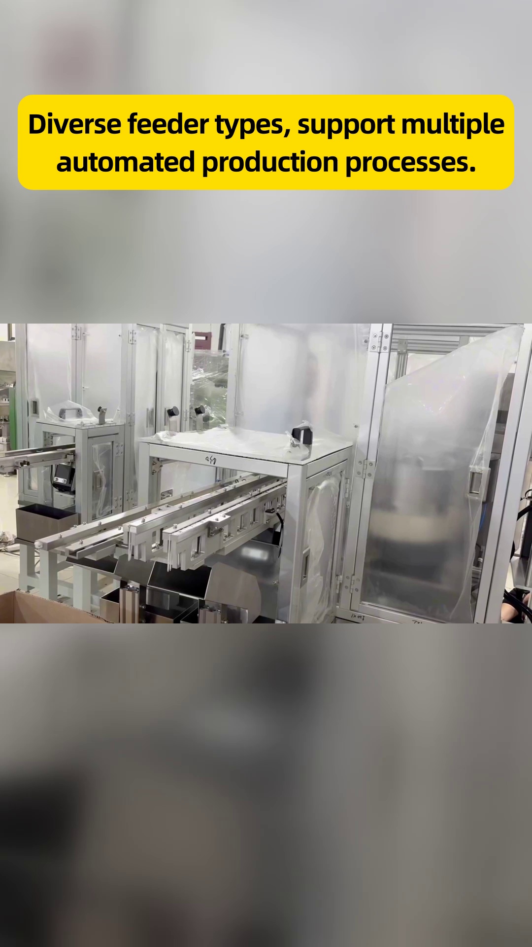 Stație automată de alimentare la cheie care integrează buncărul, alimentatorul și dispozitivele de poziționare