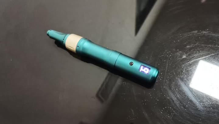 M8 DIGITAL DERMA PEN