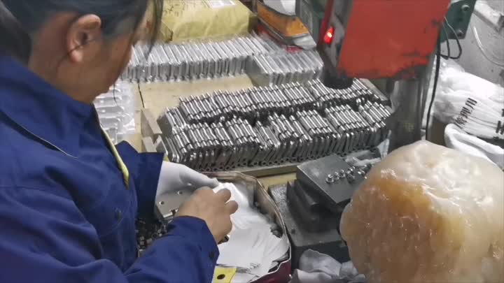 Engsel pintu perkakasan pemimpin - pemasangan dan pembungkusan