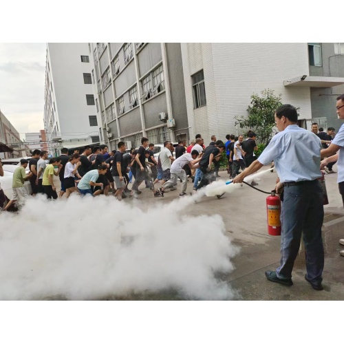 Hoje, nossa empresa conduziu exercícios de incêndio novamente, atribuindo grande importância à segurança da produção e à vida dos funcionários