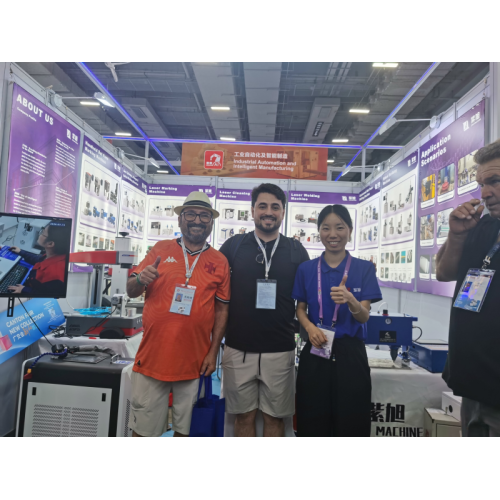 ¡En la Feria de Cantón, la máquina neumática de marcado profundo de Chuke Intelligent gana elogios de compradores internacionales!