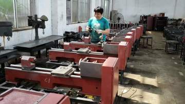 2021 New Mini Metal Lathe CJM250 - Small Manual Lathe Machine for Sale Directly from Factory1