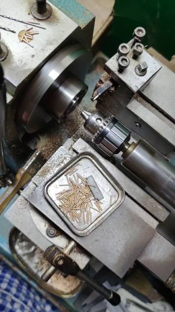 Clamp step of benchwork