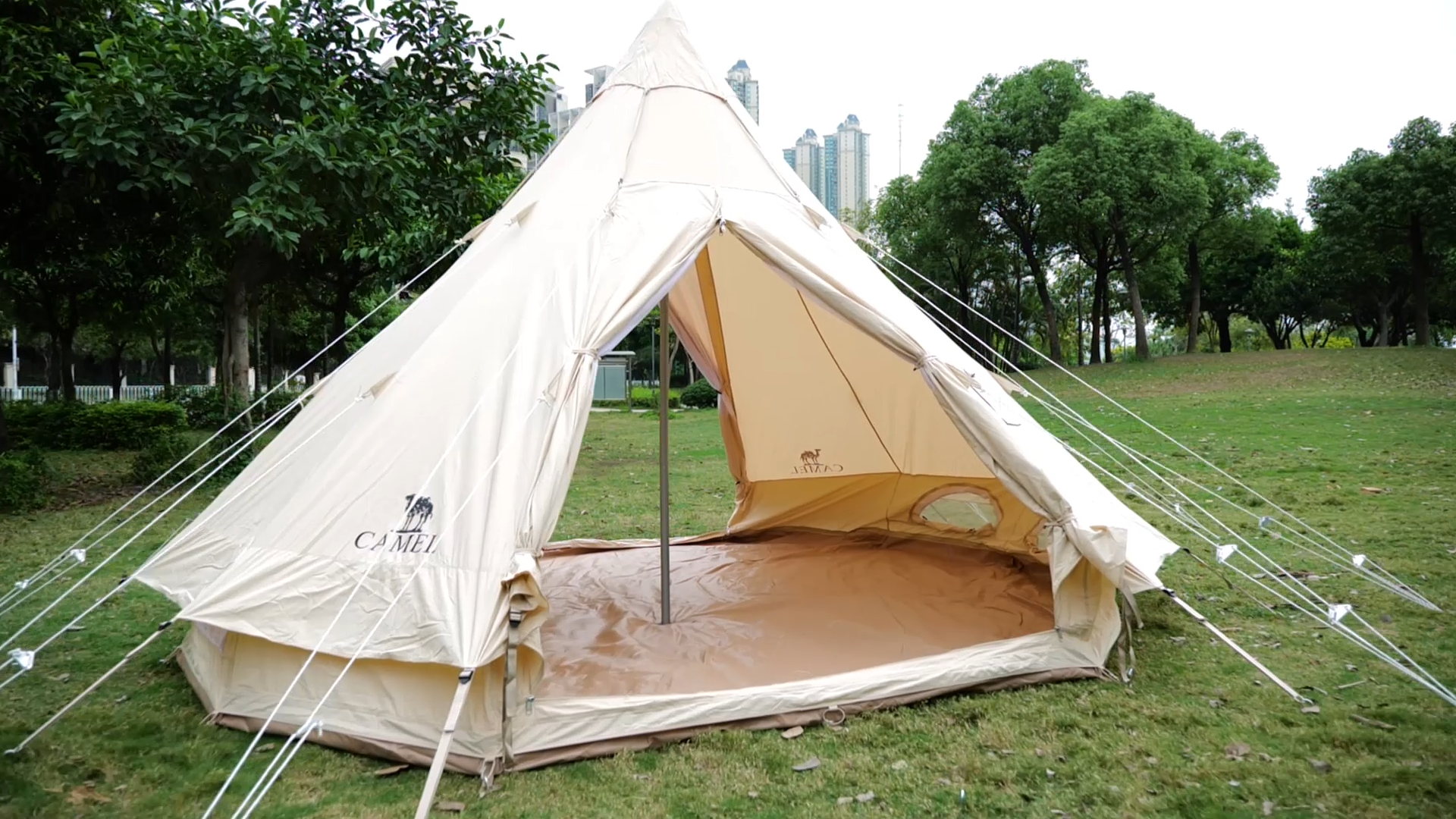 Camelo 2-4 pessoas por atacado Algodão Glamping Luxury Bell Tent Family Tent de luxo de luxo Camp Outdoor1