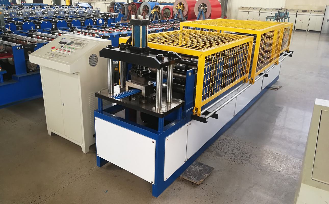 Fence roll forming machine