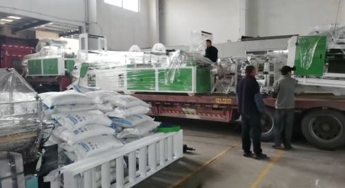 Lieferung von 6 Sätzen automatischer Beutelherstellungsmaschinen an den Kunden