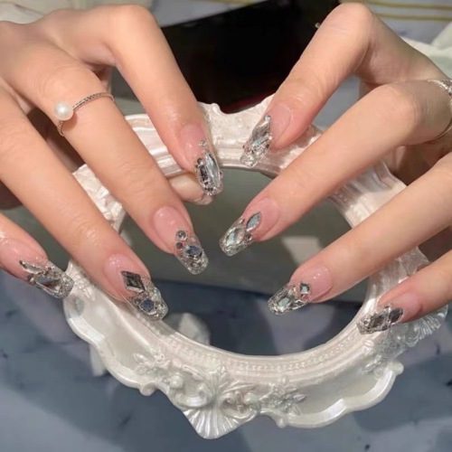 Comment choisir vos propres faux ongles