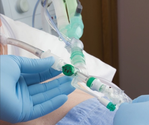 Structure of a closed suction catheter