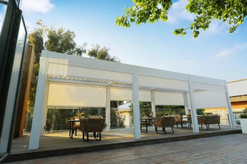 O'zingizning bo'sh joyingizni yarating - Pergola, o'simliklar va issiq vann