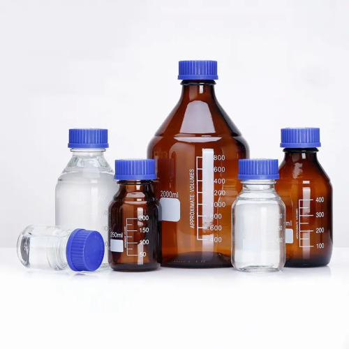 Botellas de reactivos de vidrio: un laboratorio versátil esencial