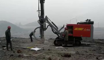 video of hole drilling of GIA B3 mining rock drilling rig machine