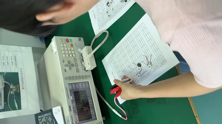 Teste de frequência da placa do atomizador